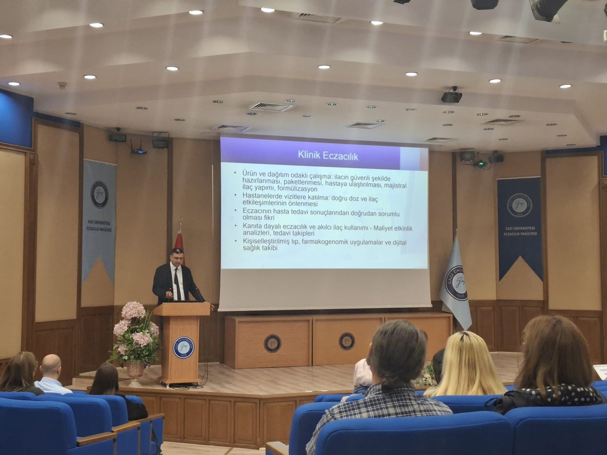Fakültemizde Sağlık Hizmetlerini İyileştirmede Eczacı-Hekim İş Birliği ve Mesleki Beklentiler” konusunda Seminer düzenlendi 3-2
