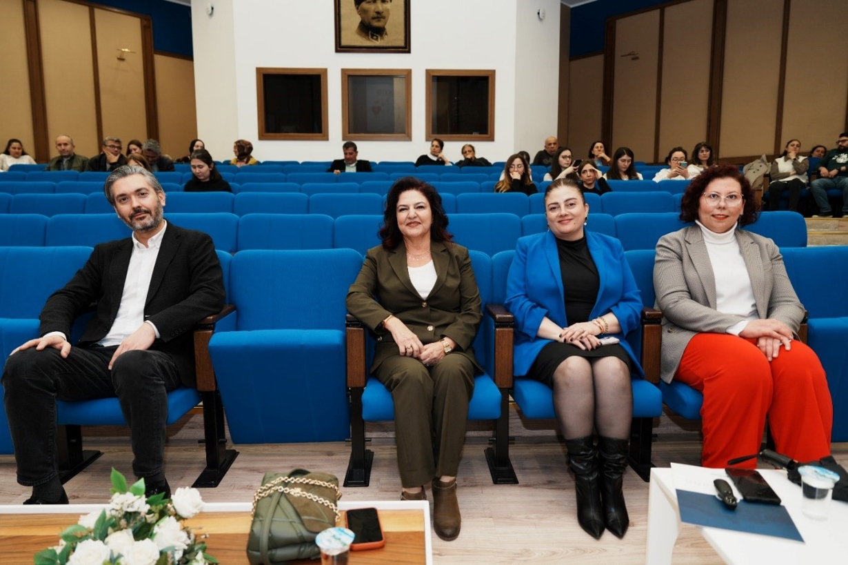 Sağlık Etiği konusunda konferans düzenlendi-5