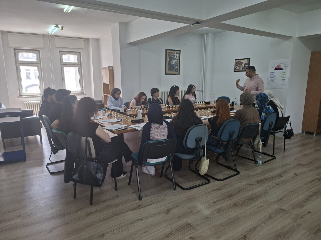 14 Mayıs Eczacılık Günü 2-4