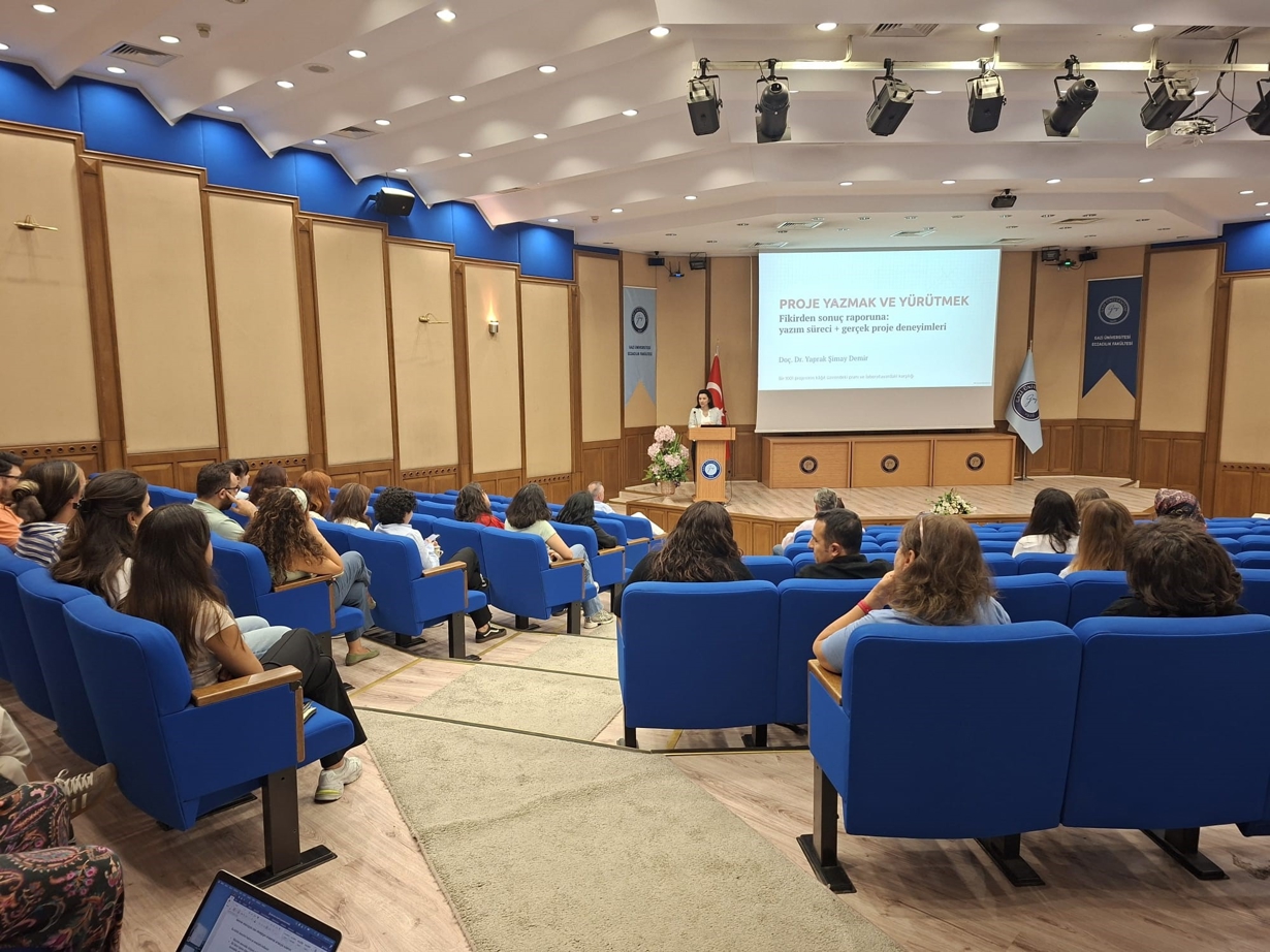 Fakültemizde Doç. Dr. Yaprak Dilber ŞİMAY DEMİR tarafından 7. Proje Söyleşisi -2