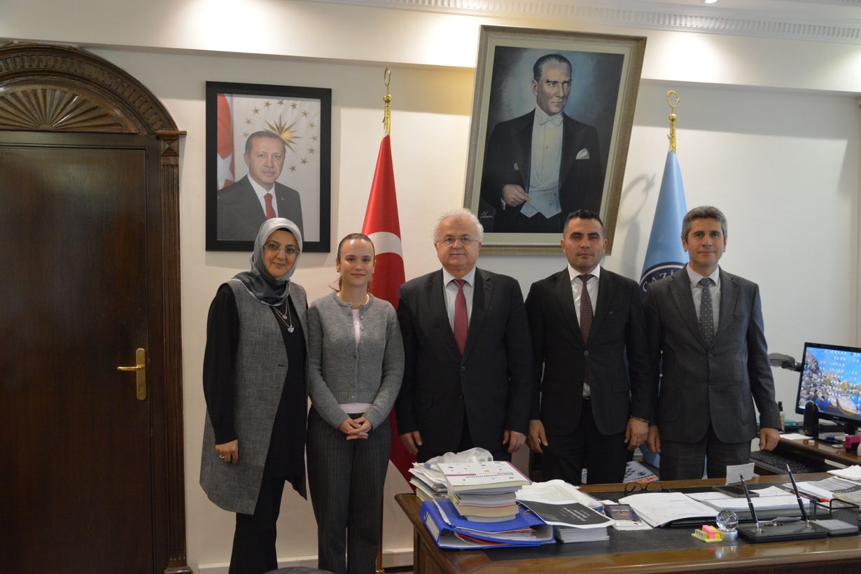 Fakültemizde Göreve Yeni Başlayan Araştırma Görevlimiz Dekanımız Prof. Dr. Reşat Kasap’ı Ziyaret Etti-1