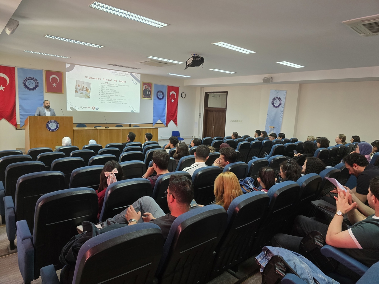 Fakültemizde “Diploma ve Ötesi; Kariyerin ve Geleceğin Bölümünle Sınırlı Değil” Konulu Seminer Düzenlendi-1