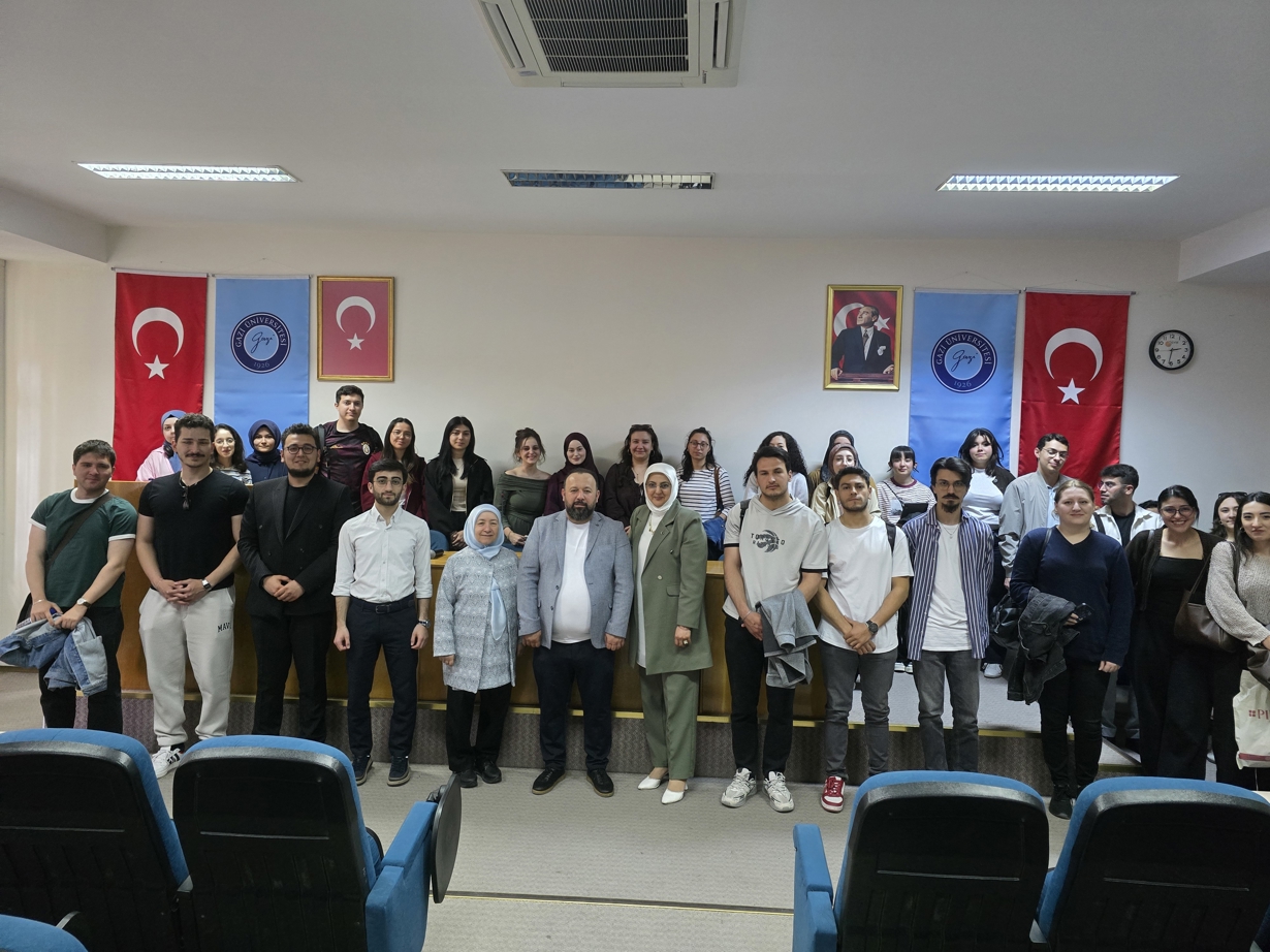 Fakültemizde “Diploma ve Ötesi; Kariyerin ve Geleceğin Bölümünle Sınırlı Değil” Konulu Seminer Düzenlendi-1