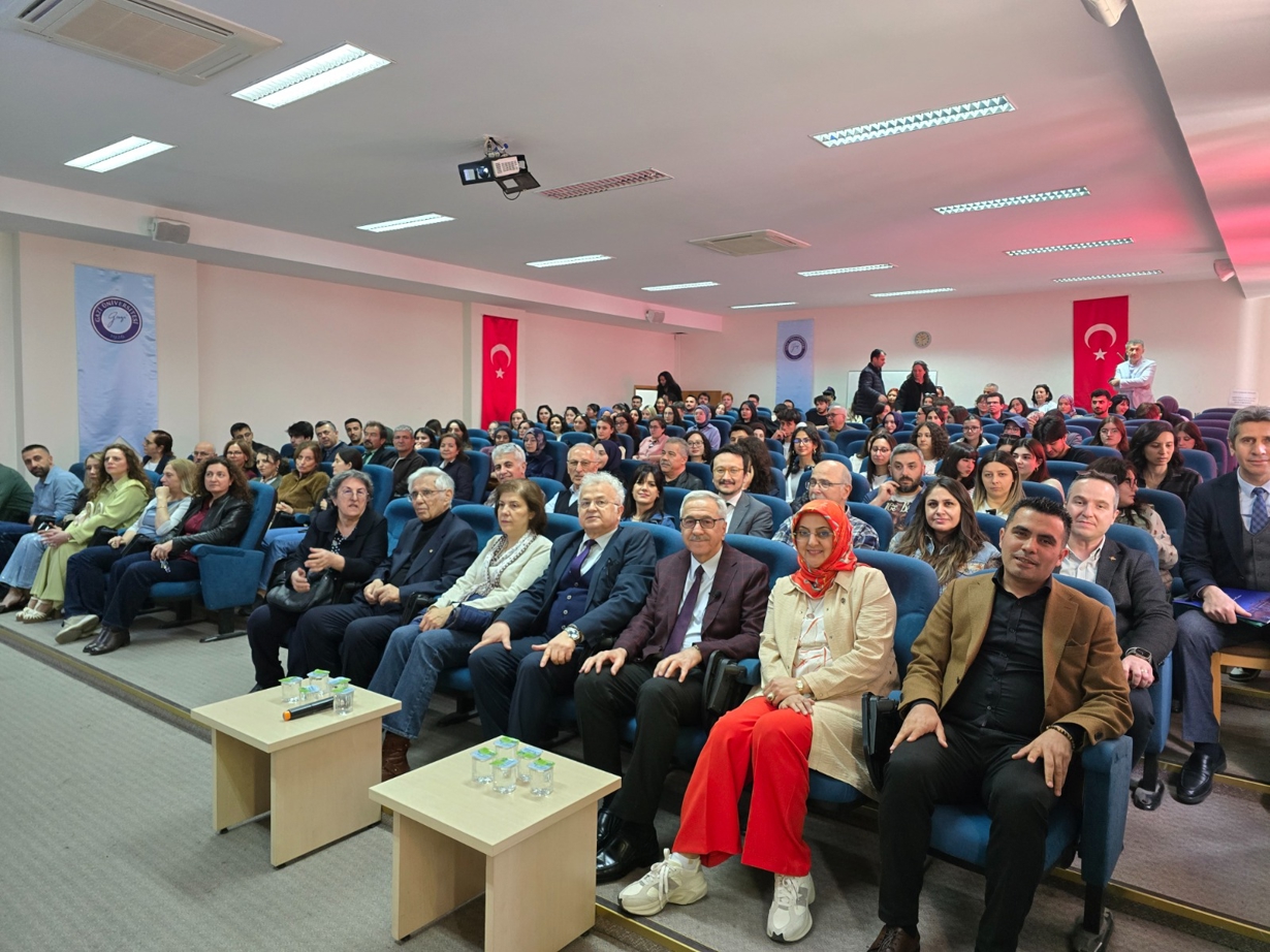 Fakültemizde “Eğitim-Öğretimde ve Günlük Hayatta İletişim, Empati ve Hafıza Tekniklerinin Önemi” Konulu Konferans Düzenlendi-1