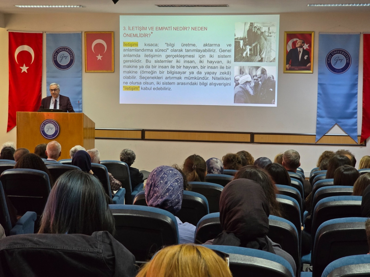 Fakültemizde “Eğitim-Öğretimde ve Günlük Hayatta İletişim, Empati ve Hafıza Tekniklerinin Önemi” Konulu Konferans Düzenlendi-1