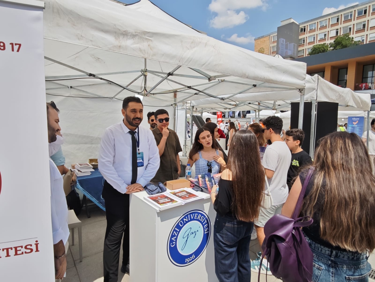 Fen Fakültemiz, Üniversite Tercih Fuarlarında Aday Öğrencilerle Buluştu-1
