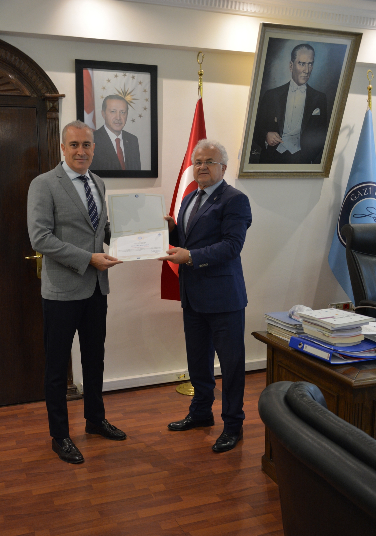 Fakültemiz Akademik Atanma ve Yükseltilme Kriter Değerlendirme Komisyonunda Görev Alan Öğretim Üyelerimize Teşekkür Belgesi Takdim Edildi-1