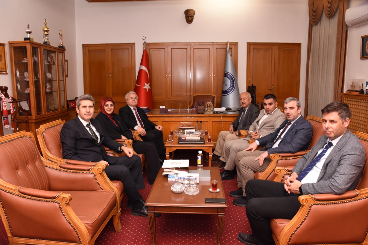 Fakültemiz Yönetiminden Teknoloji Fakültesi Dekanı Prof. Dr. Şevki Demirbaş’a Ziyaret-1