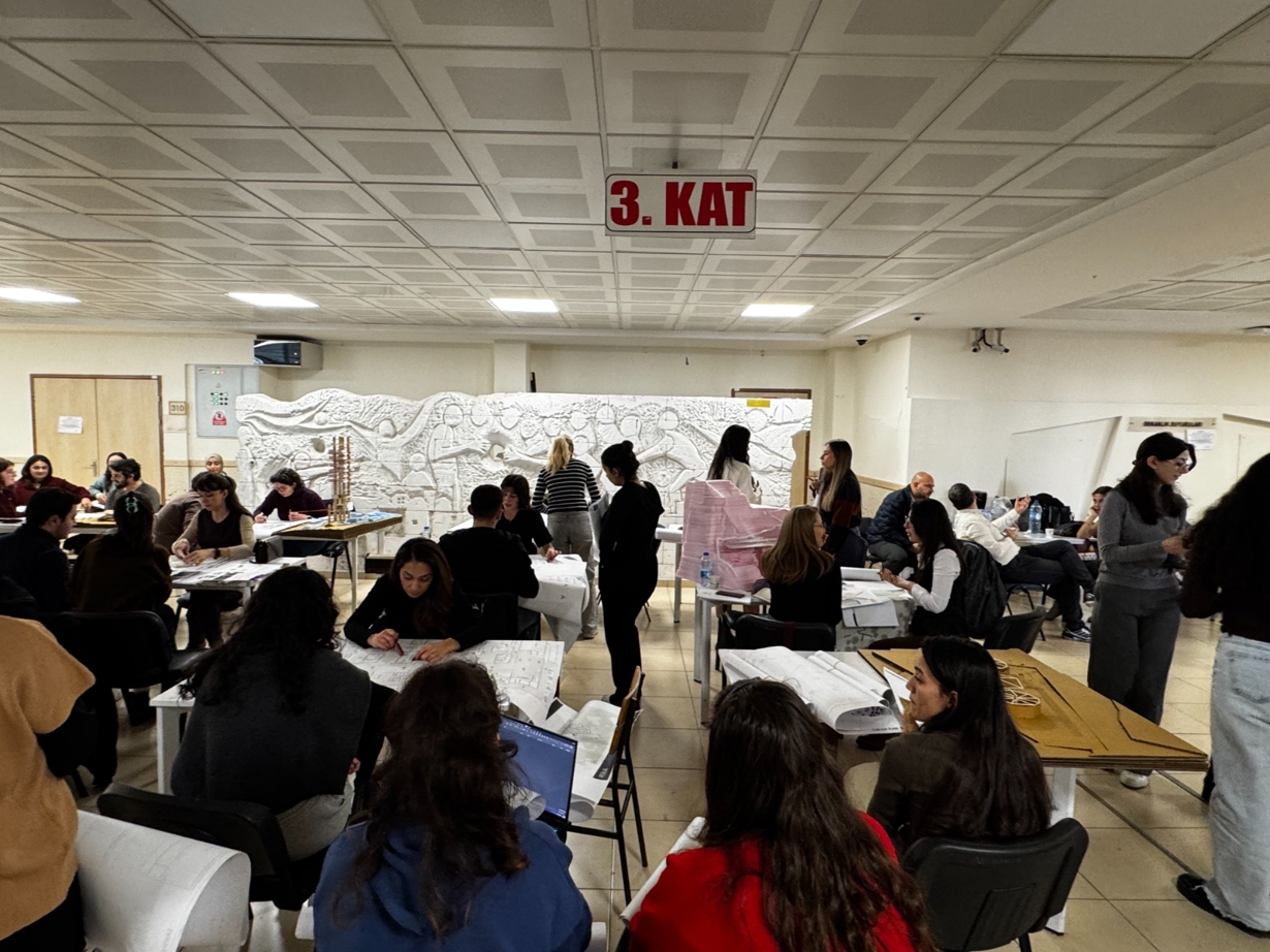 AtölyeDüşleDüşün Kritik Günü Etkinliği3-1