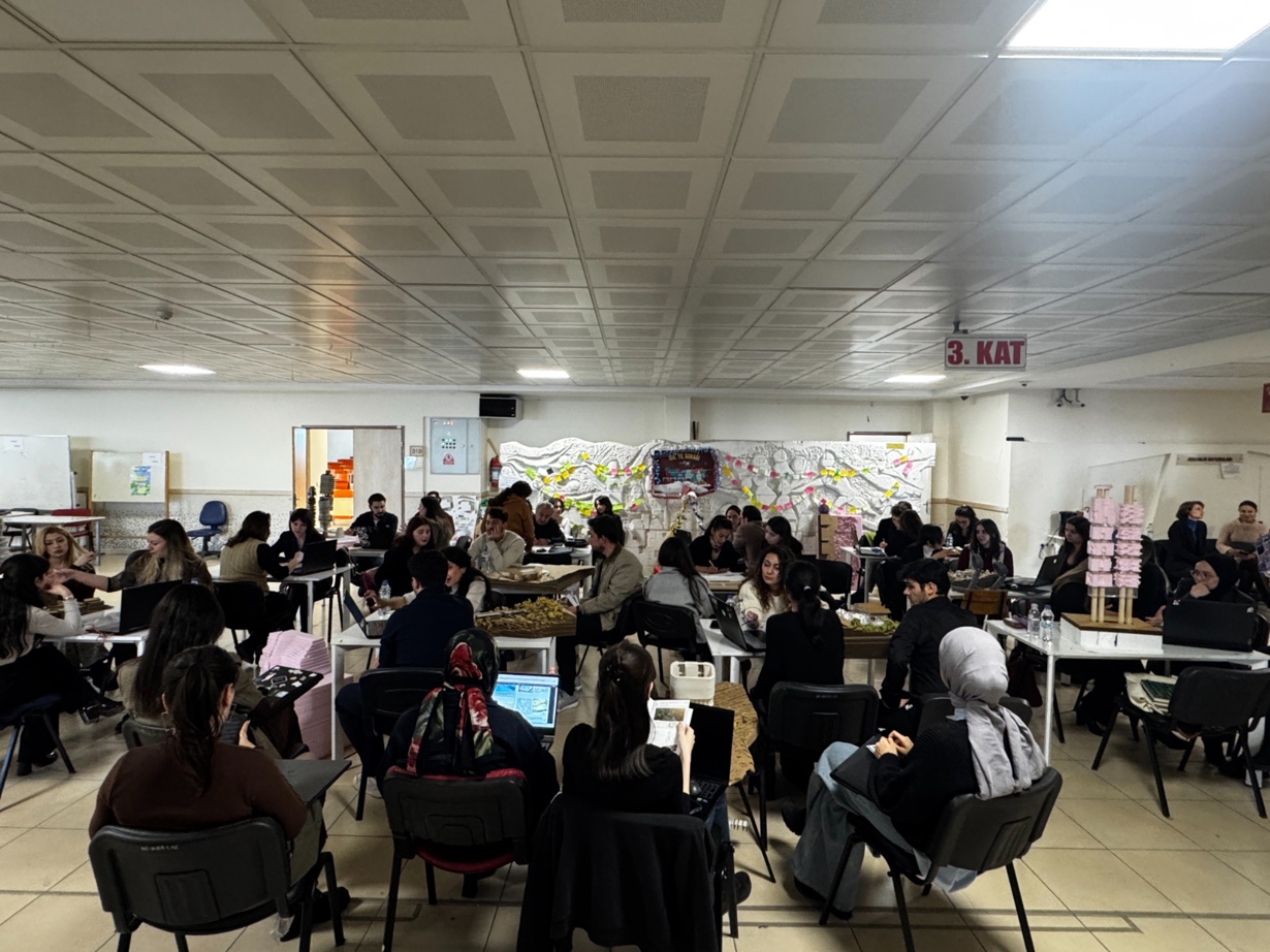 AtölyeDüşleDüşün Proje Pazarı ve Final Değerlendirme Etkinliği3-1