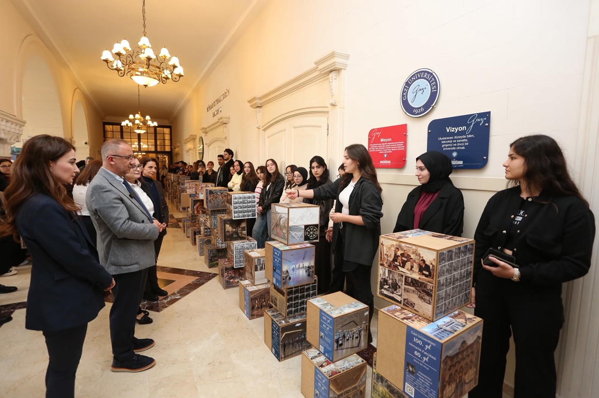 AtölyeDüşleDüşün “100 Küp 100 Hatırlatma” Sergisi Ziyaretçilerle Buluştu 2-6