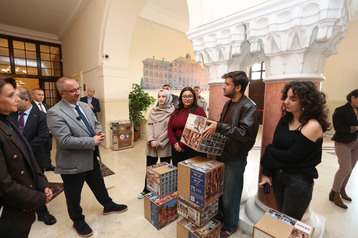 AtölyeDüşleDüşün “100 Küp 100 Hatırlatma” Sergisi Ziyaretçilerle Buluştu 2-5