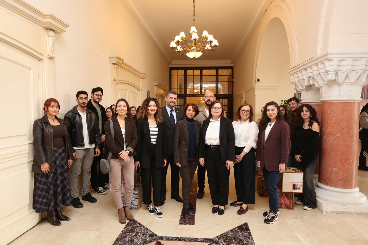 AtölyeDüşleDüşün “100 Küp 100 Hatırlatma” Sergisi Ziyaretçilerle Buluştu 2-7