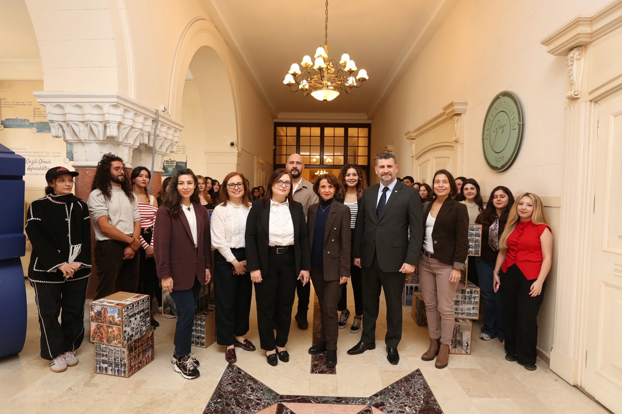 AtölyeDüşleDüşün “100 Küp 100 Hatırlatma” Sergisi Ziyaretçilerle Buluştu 3-5