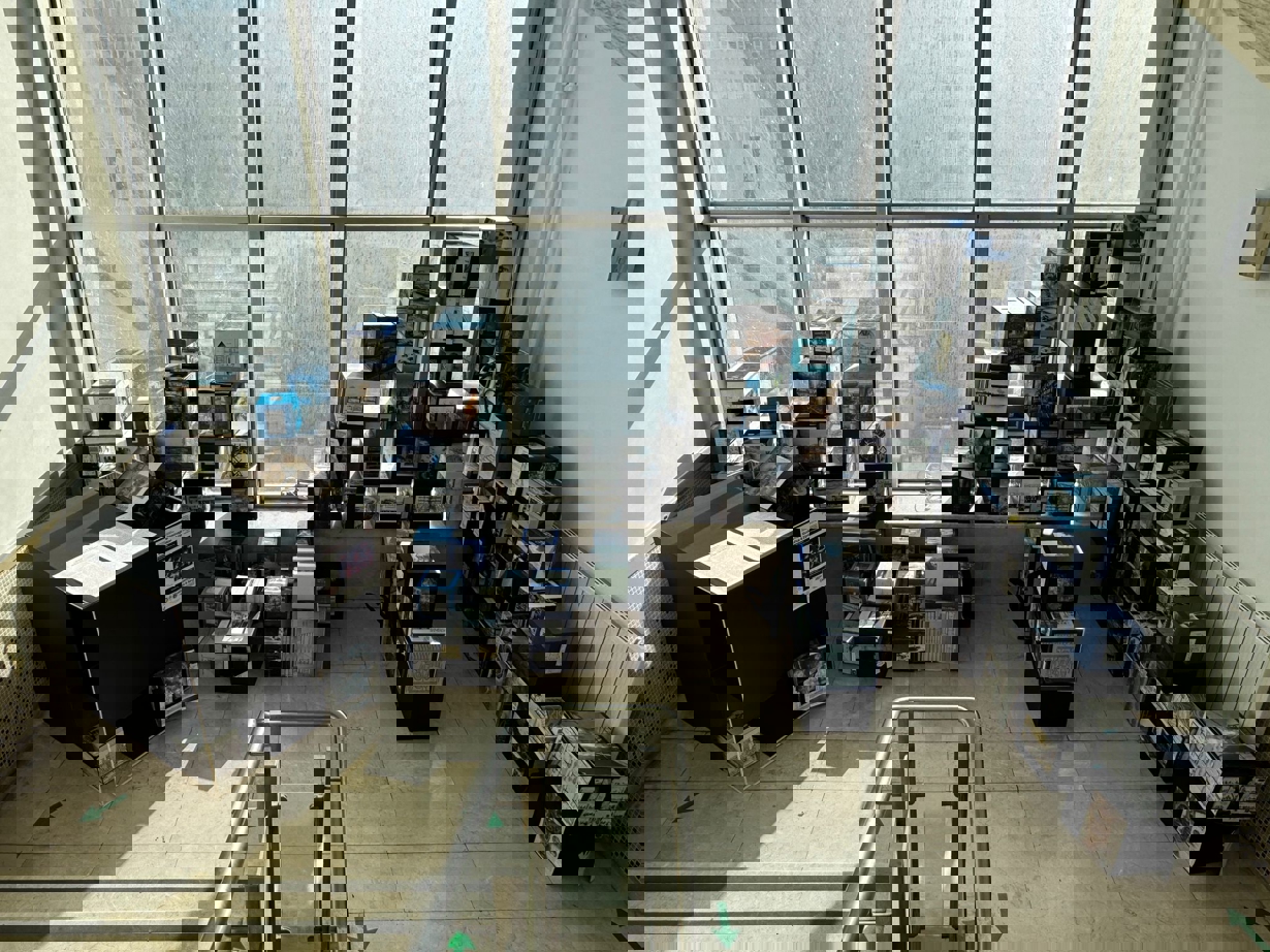 ATÖLYEDÜŞLEDÜŞÜN | GAZİ ÜNİVERSİTESİNİN KURULUŞUNUN 100. YILI VE  MİMARLIK BÖLÜMÜNÜN  KURULUŞUNUN 60. YILINA İTHAFEN  ENSTALATİF SERGİ YEDİ YÜZLÜ KÜP4-1