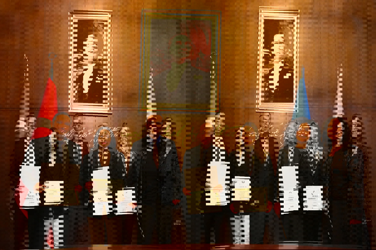 Teşekkür belgesi takdimi 2-4