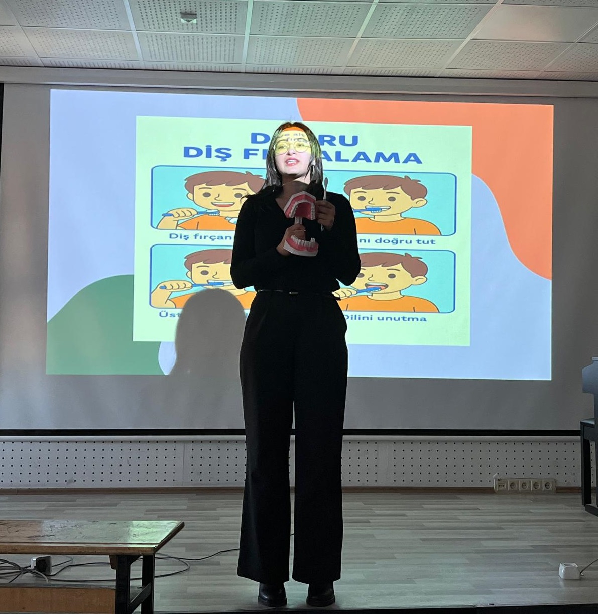 Enstitümüz Tarafından "Sağlıklı Nesiller İçin Sağlıklı Gülüşler: Sosyal Sorumluluk Projesi" Gerçekleştirildi-1