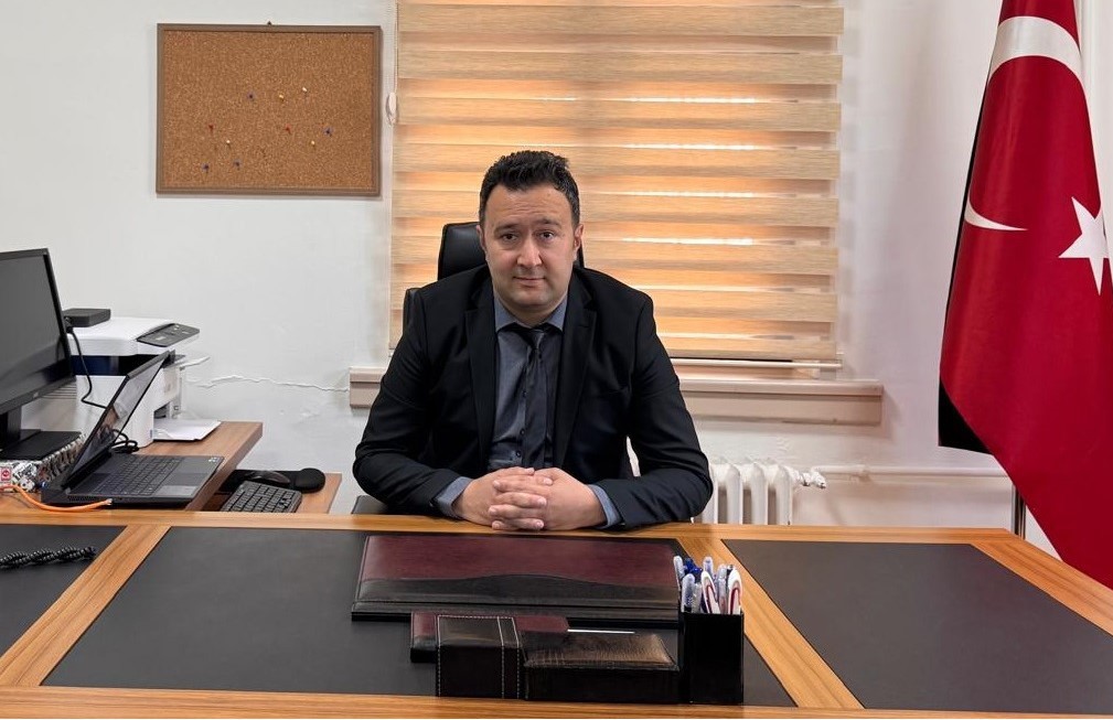 osman çimen masa-1