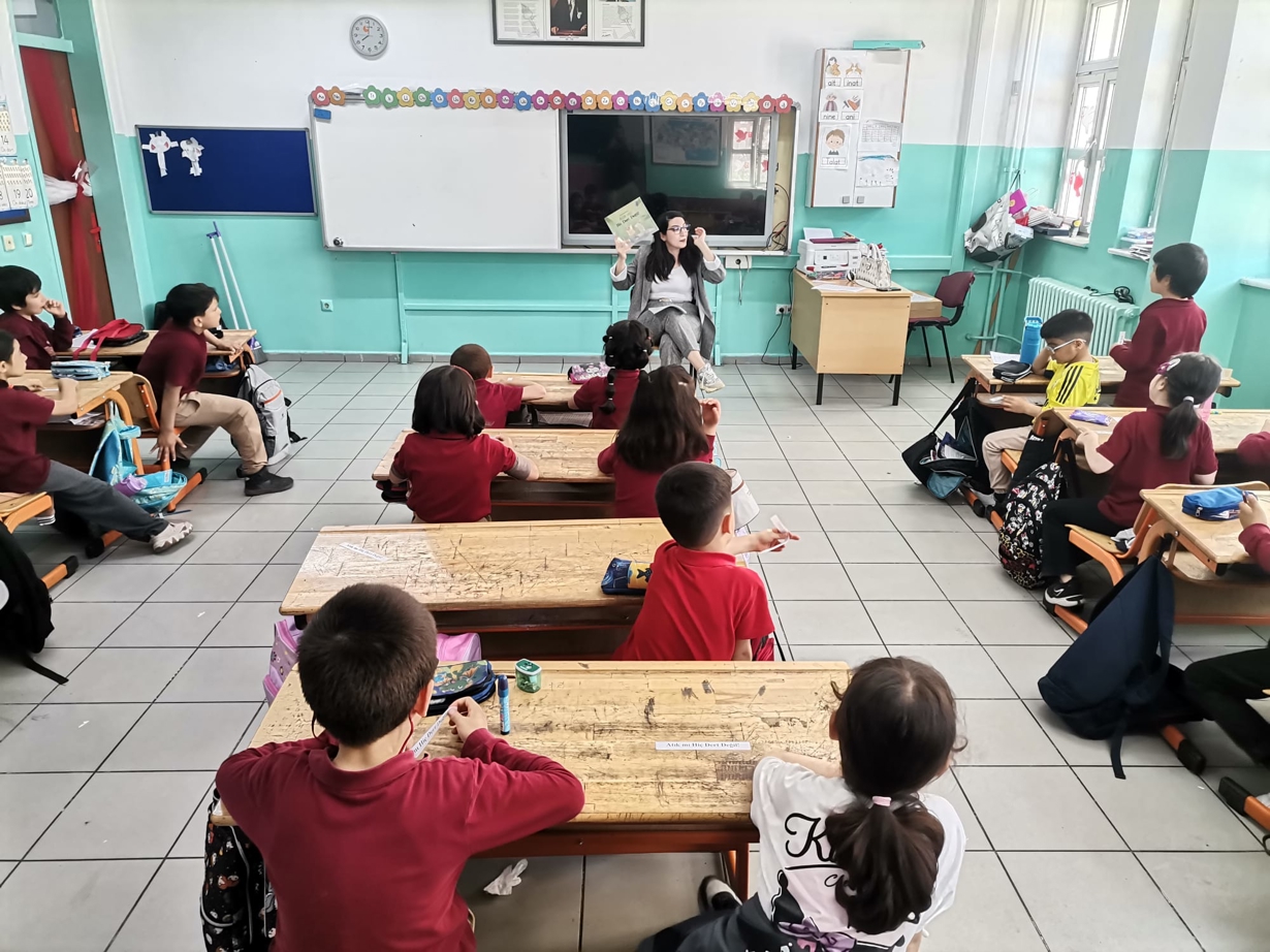Sosyal Sorumluluk Projesi Kapsamında Etkileşimli Kitap Okuma Etkinliği Gerçekleştiridi-1
