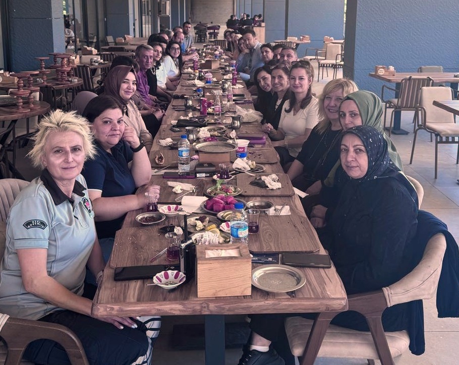 Akademik ve İdari Personelimiz Öğle Yemeği Organizasyonunda Bir Araya Geldi-1