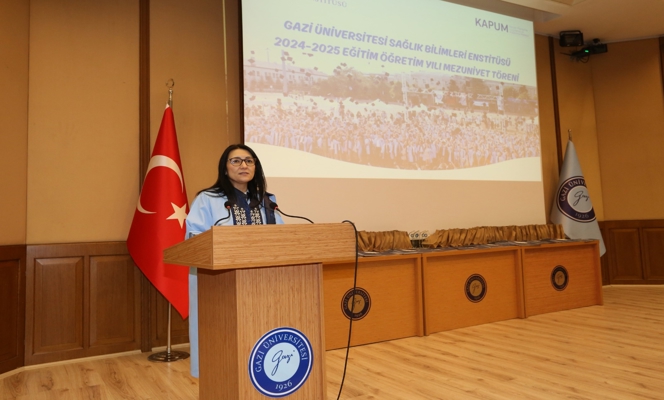 Sağlık Bilimleri Enstitüsü Mezunlarını Uğurladı