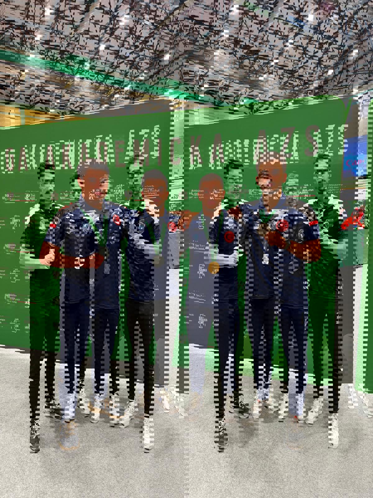 şylmktüaeiu-1