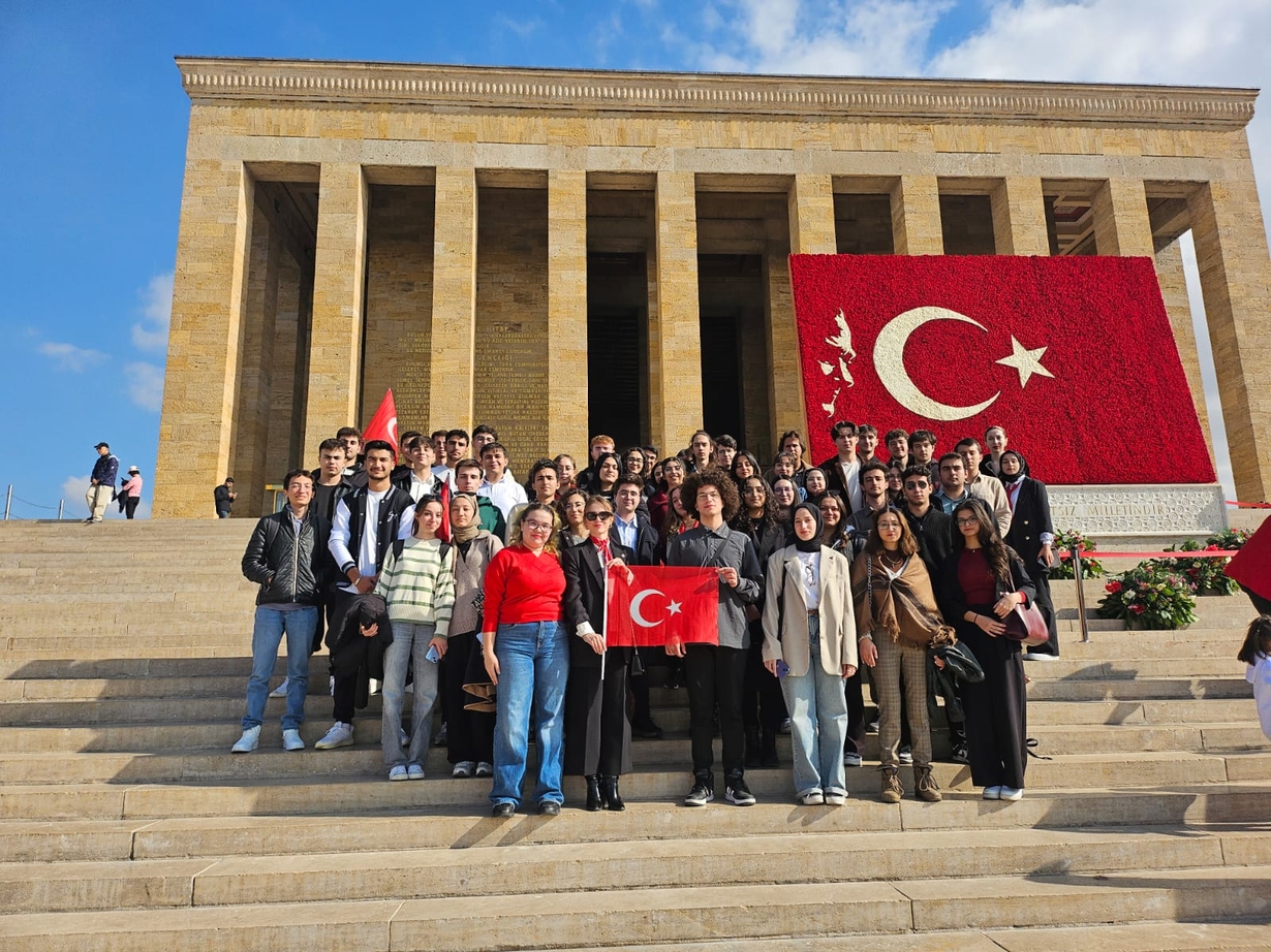 Cumhuriyet’in 101. Yılında Yabancı Diller Yüksekokulu Ata’nın Huzurunda-1