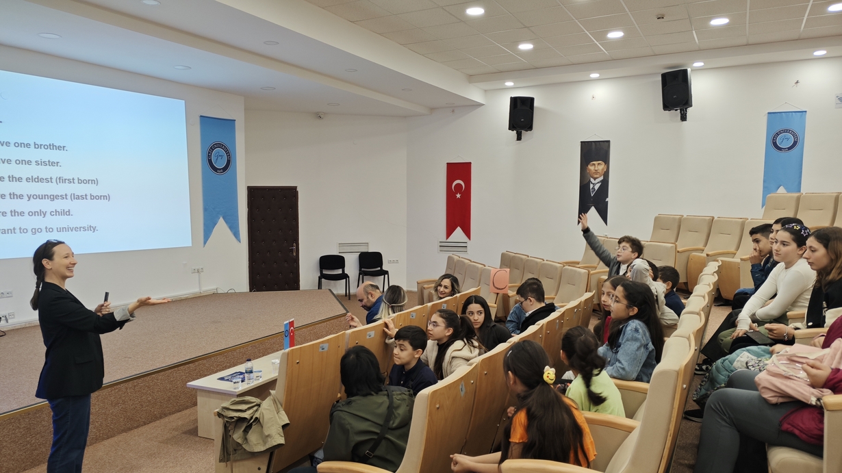 ABB Çocuk Meclisi Yeniden Gazi Üniversitesi Yabancı Diller Yüksekokulunda!-1