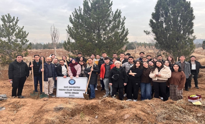 Gazi Üniversitesi Yabancı Diller Yüksekokulu, “Geleceğe Nefes, Öğretmene Saygı” Mesajıyla 150 Fidanı Toprakla Buluşturdu