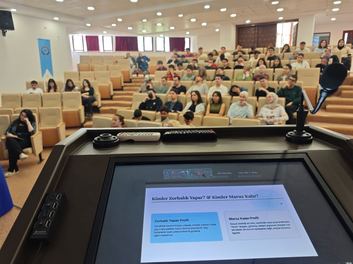 “Zorbalık ve Öfke Yönetimi” Semineri Yoğun İlgiyle Gerçekleştirildi-1