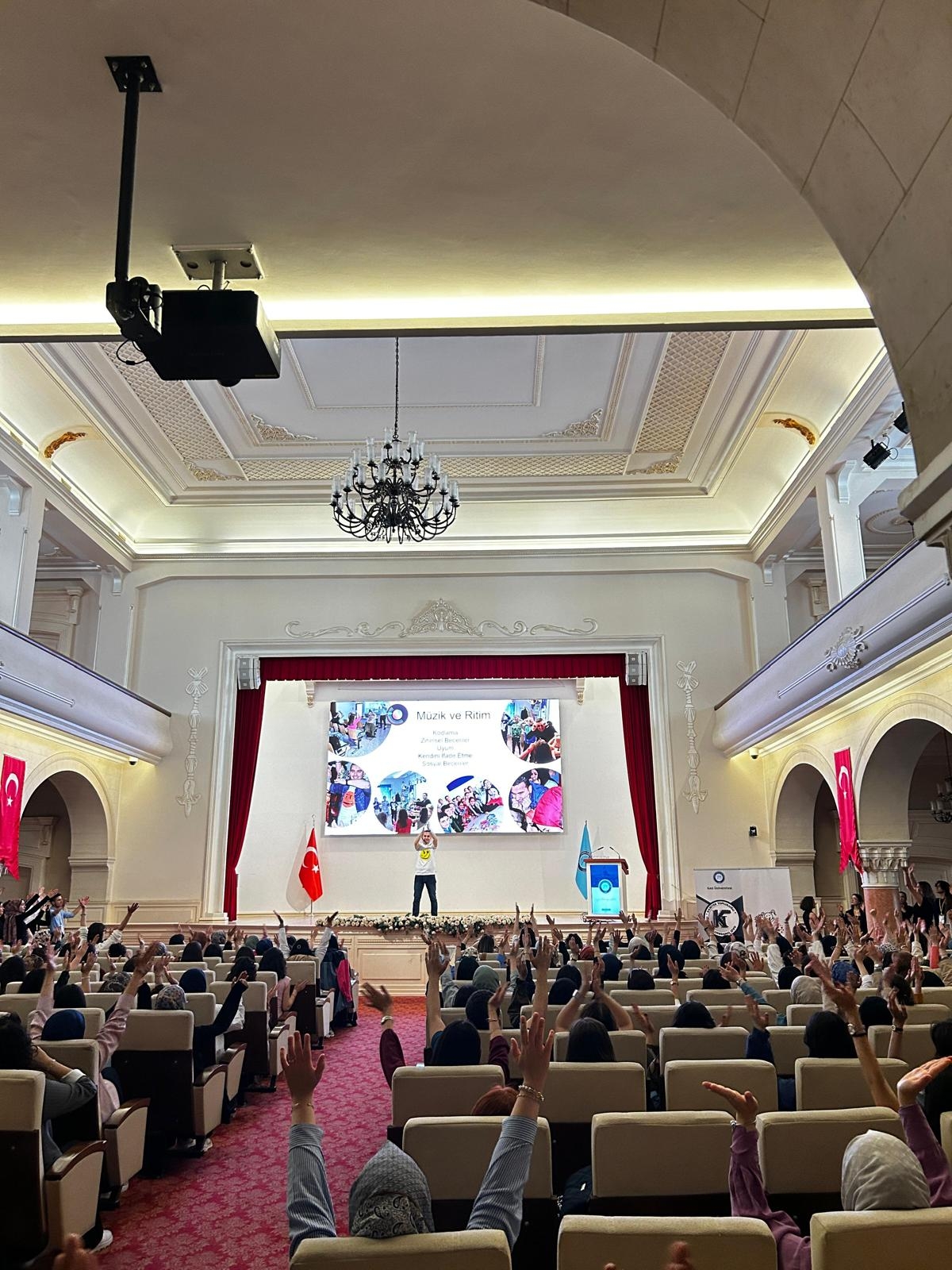 Gazi Üniversitesi’nde “Eğitimde Etkileşimin Gücü: Drama” Semineri Gerçekleştirildi-2