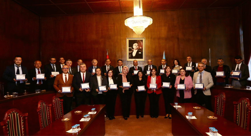 Rektörümüz Prof. Dr. Uğur ÜNAL’dan 100. Yıla Özel Anlamlı Takdim