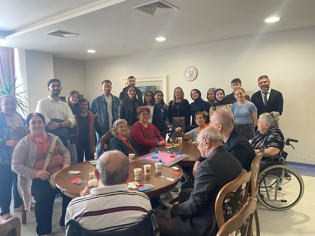  Üniversitemizin 100. Yılında Nesilleri Buluşturan Anlamlı Etkinlik: “Fiziksel ve Zihinsel Aktiflik İçin Oyun Oyna-3