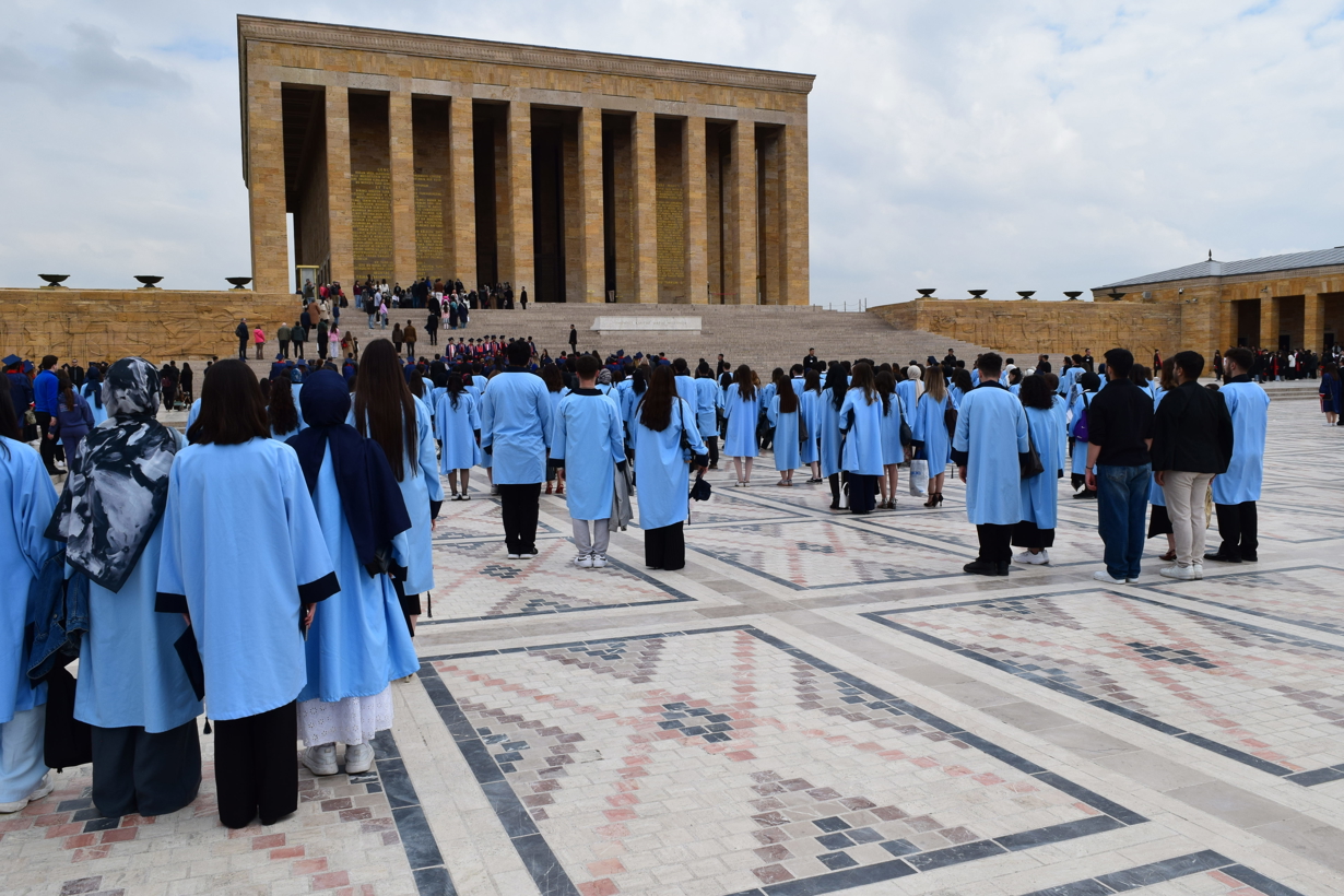 Mezuniyet Aşamasındaki Öğrencilerimiz Anıtkabir’i Ziyaret Etti 2026-2