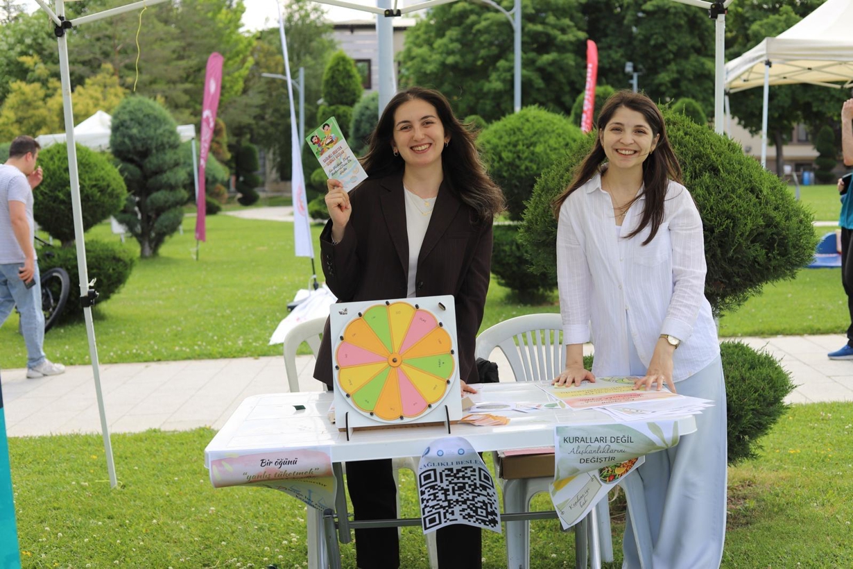 Dijitalden Geleneksele: Ekrandan Sahaya Uyanış-1