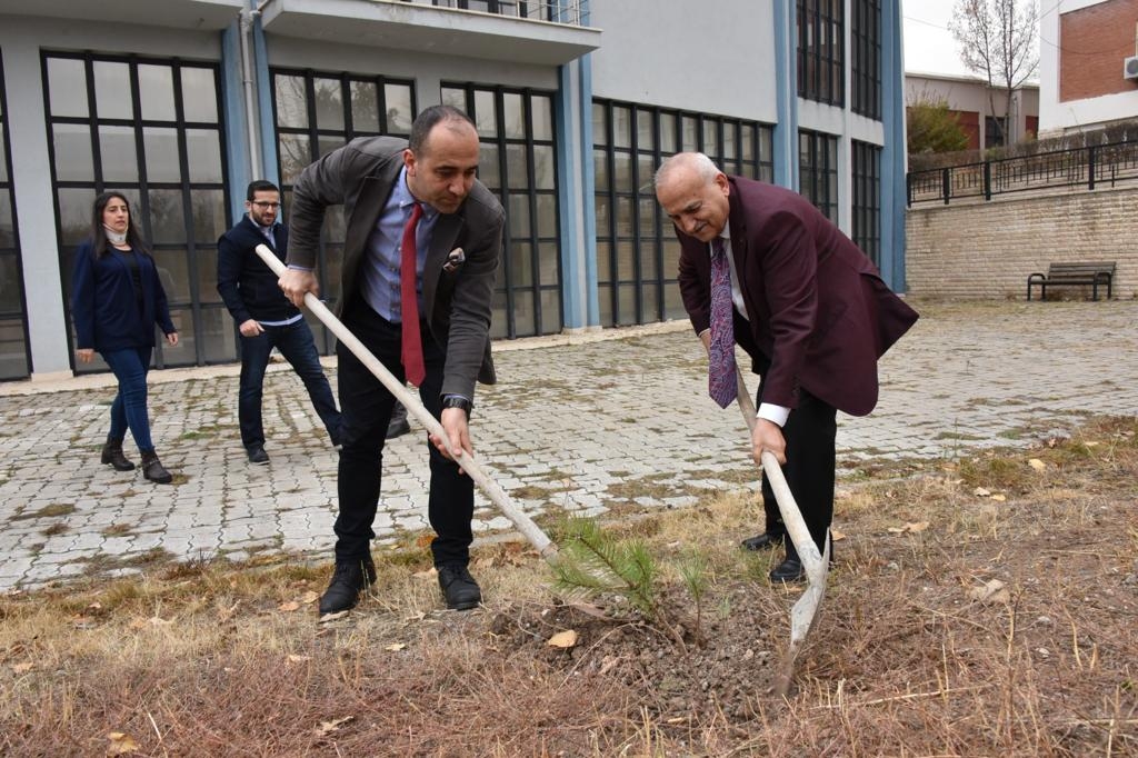 "Yerleşkemizi Hep Birlikte Ağaçlandırıyoruz" Etkinliği-1