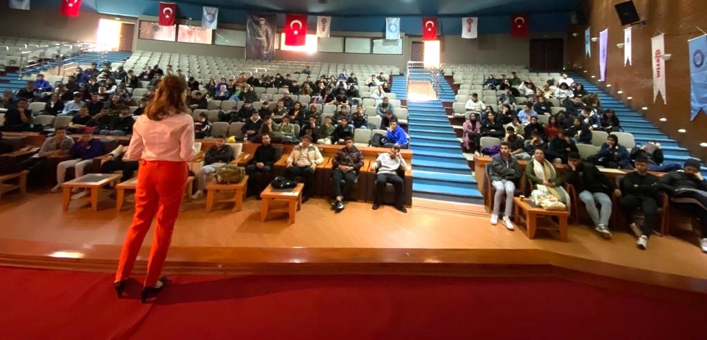 “Girişimcilikte Finansmana Ulaşma Yolları” Semineri Gerçekleştirildi-1