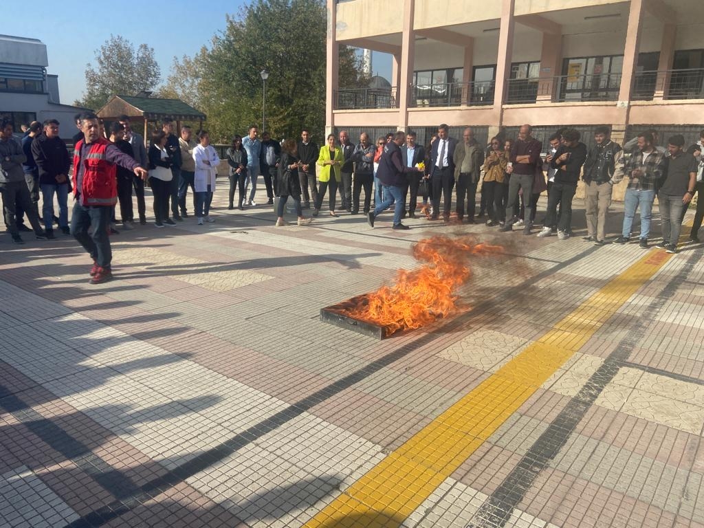 Meslek Yüksekokulumuzda Yangın Eğitimi ve Tatbikatı Yapıldı-1