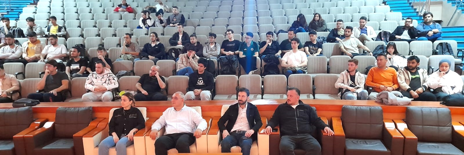 "Graduate-Student Meeting" Event was Held in our Vocational School-1
