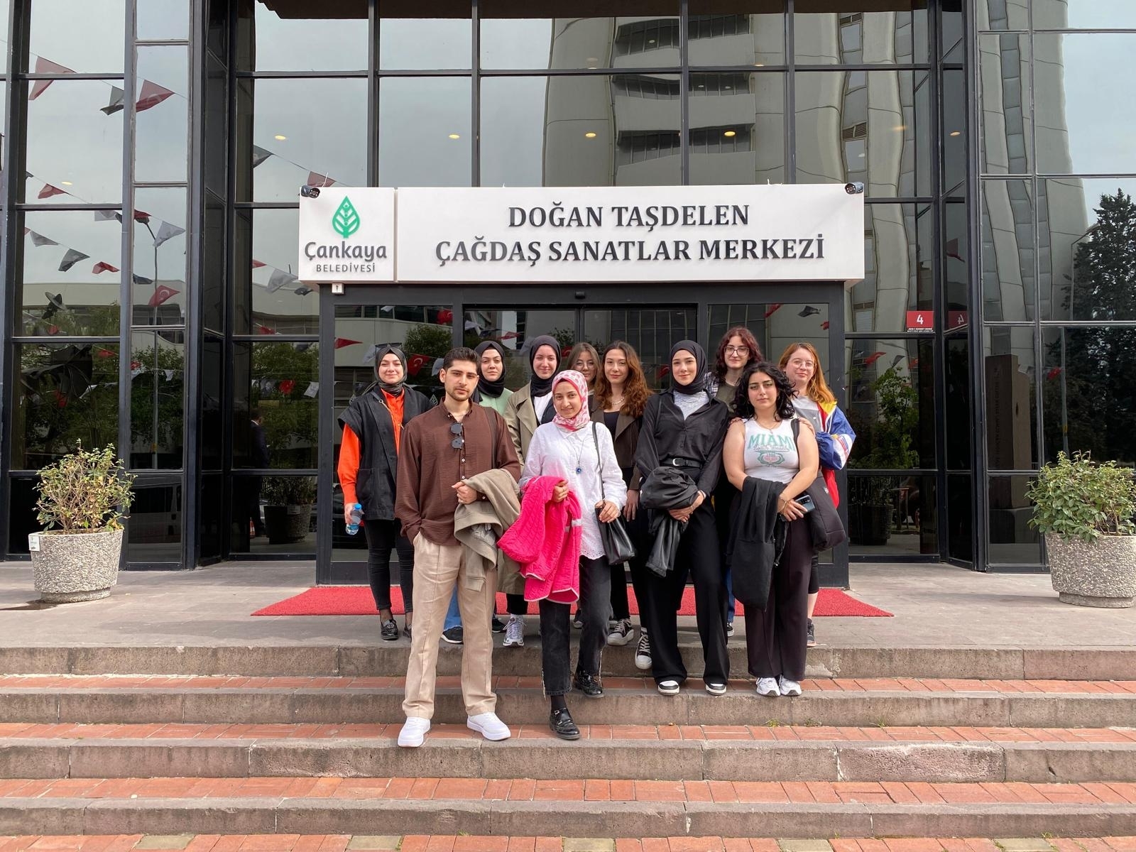  Our School's Culture and Design Community Organized a Trip to the Contemporary Arts Center-1