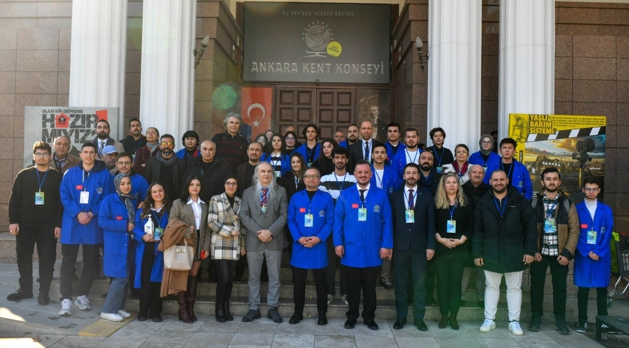 Is Innovation Possible Without Blue Collar? Master-Apprentice Relationship Panel Held-1