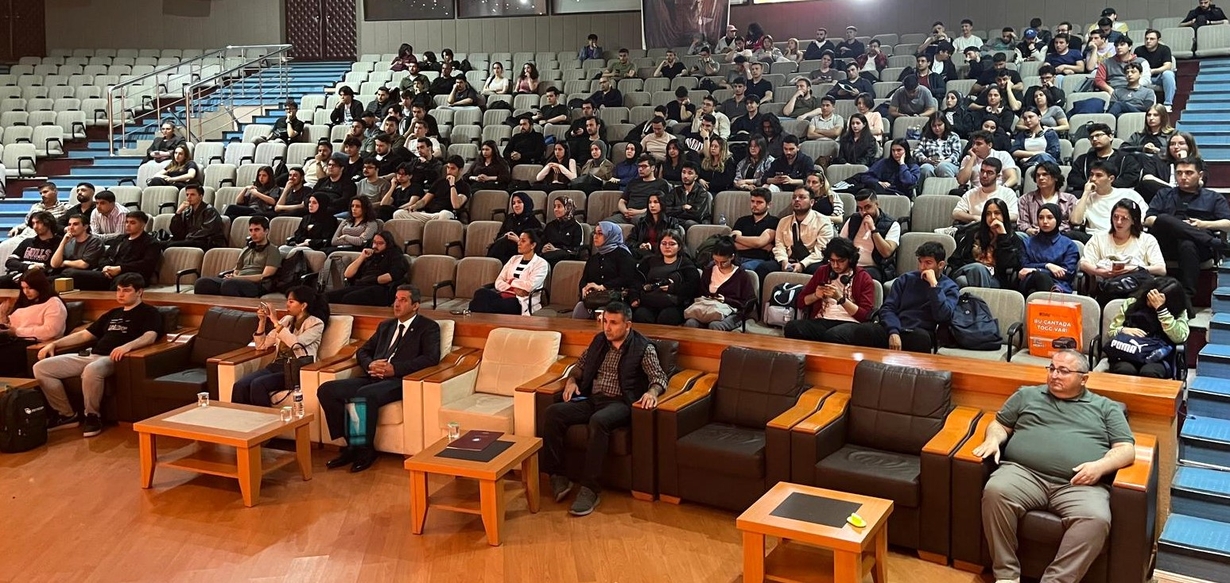 Teoriden Uygulamaya: Gerçek Bir Girişimcilik Deneyimi Semineri Gerçekleştirildi-1