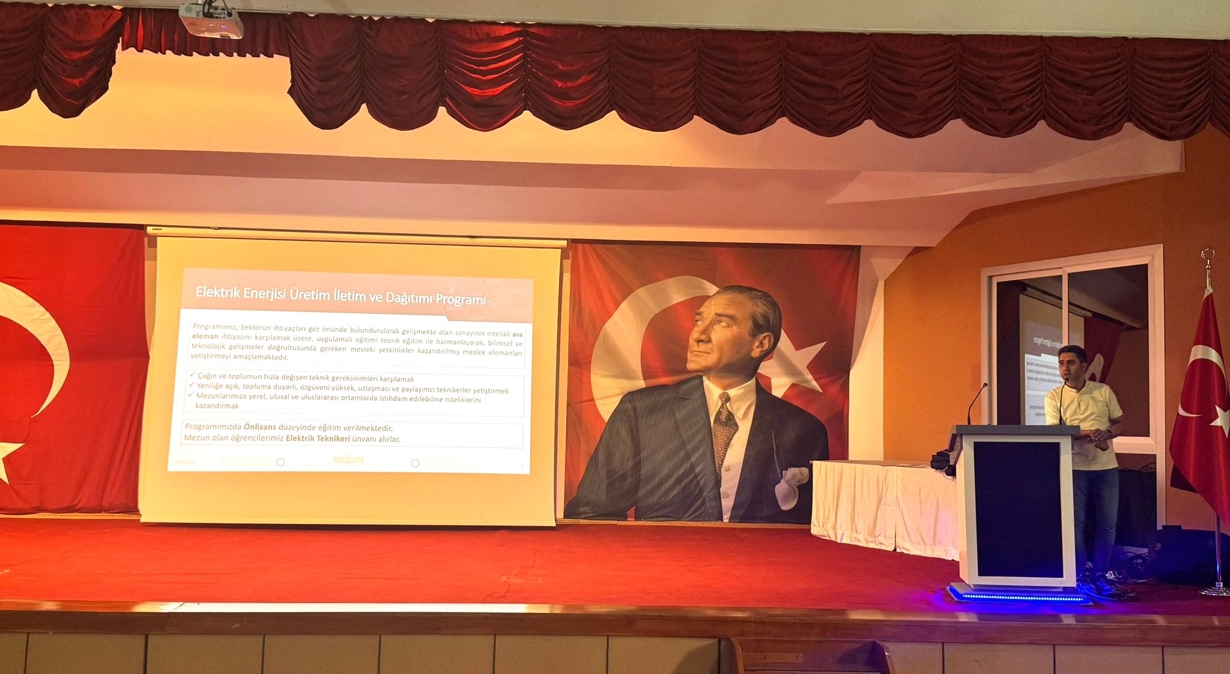 Yüksekokulumuz “Oryantasyon ve Öğrencilerle Tanışma Toplantısı” Gerçekleştirildi-1