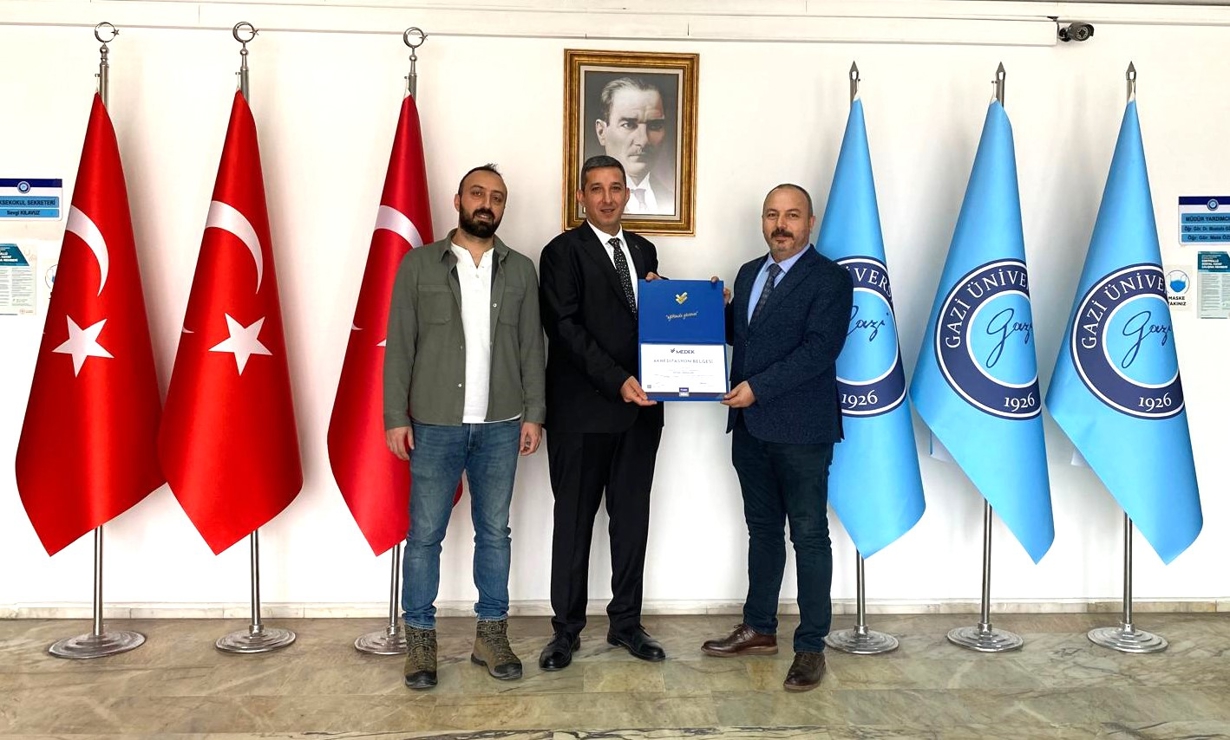 Akredite Edilen Programlarımızın MEDEK Belgeleri Takdim Edildi-1