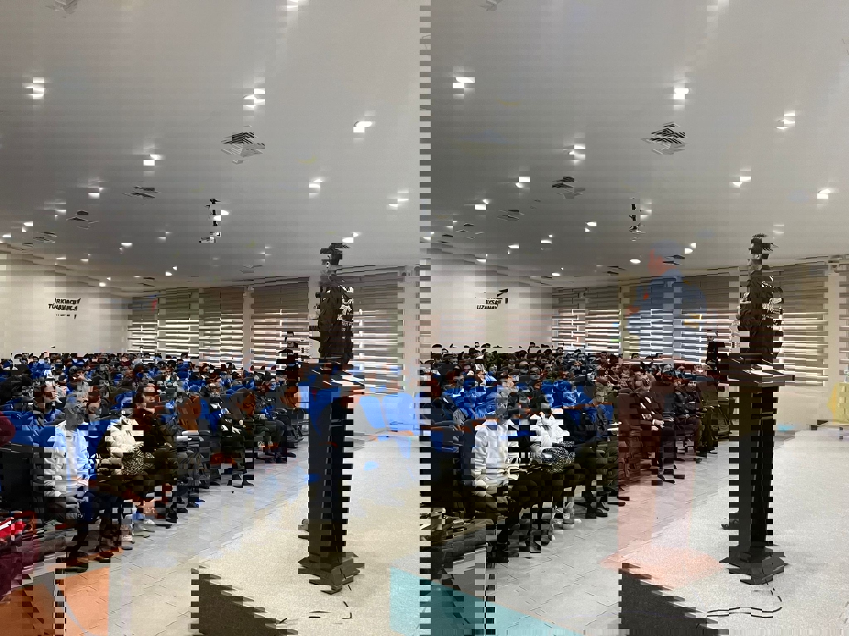 Yüksekokulumuzda Test Pilotu Murat ÖZPALA ile TUSAŞ ve HÜRKUŞ Üzerine Söyleşi Yapıldı-1