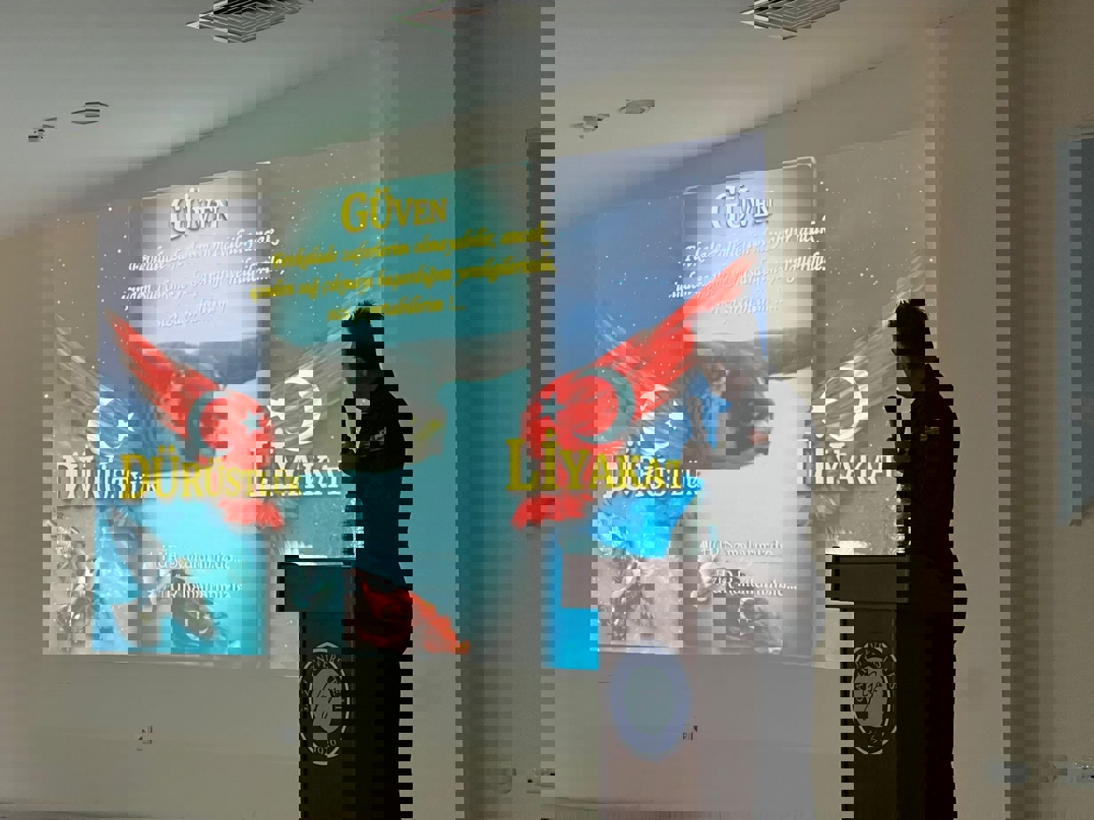 Yüksekokulumuzda Test Pilotu Murat ÖZPALA ile TUSAŞ ve HÜRKUŞ Üzerine Söyleşi Yapıldı-1