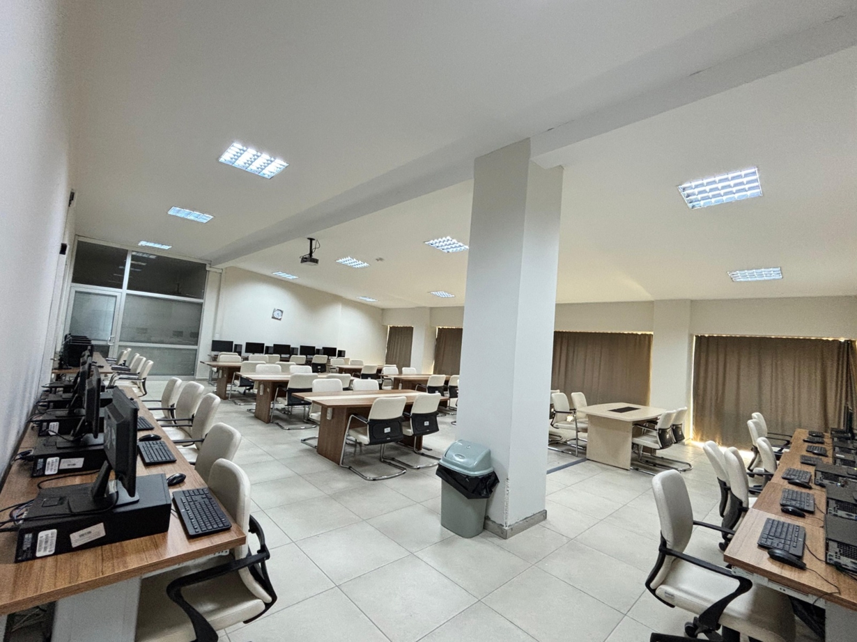 Meslek Yüksekokulumuza Bilgisayar Laboratuvarı Kazandırıldı-1