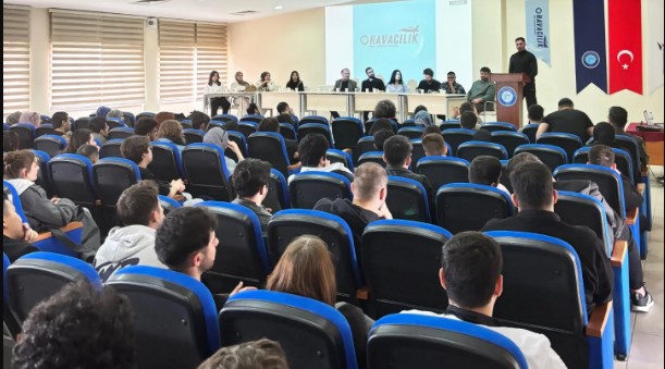 Yüksekokulumuzda Mezun-Öğrenci Kariyer Buluşması İsimli Etkinliğimiz Yapıldı-1