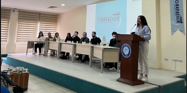 Yüksekokulumuzda Mezun-Öğrenci Kariyer Buluşması İsimli Etkinliğimiz Yapıldı-1