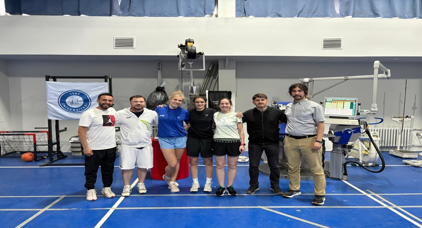 Gazi Üniversitesi Sporda Yetenek ve Performans Uygulama ve Araştırma Merkezi bünyesinde, olimpik eskrim sporcuları Palina Kaspiaroviç, Sabina Kerimova ve Zarifa Hüseynova’nın performans değerlendirme ölçümleri gerçekleştirildi.